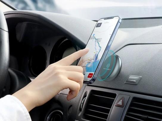 Magnetic Car Phone Holder – 360° Rotating Dashboard Mount for Smartphones