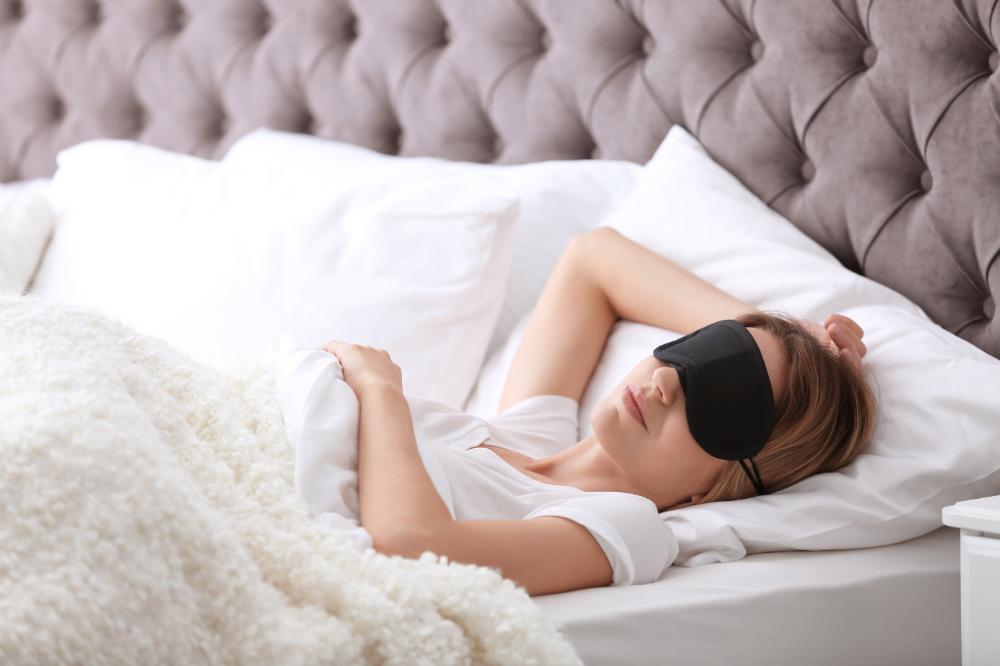 Soft Sleep Eye Mask – Comfortable Black Sleeping Blindfold for Travel & Hom
