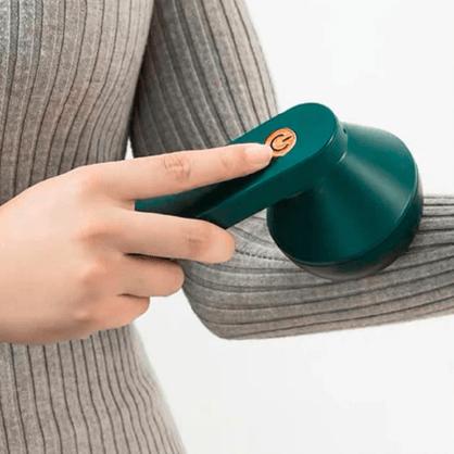 Portable Electric Lint Remover & Fabric Shaver – Rechargeable Clothes Fuzz, Lint & Pilling Remover